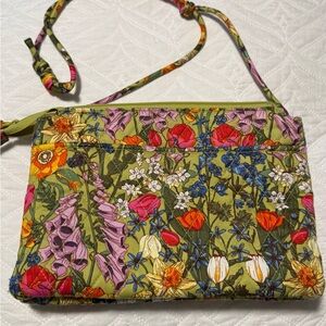 Like New Vera Bradley Vibrant Floral Crossbody Bag
